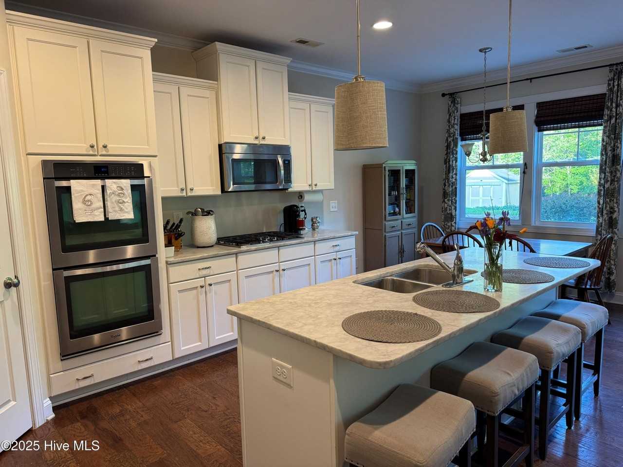 417 Wolfe Ln - Photo 7 of 27