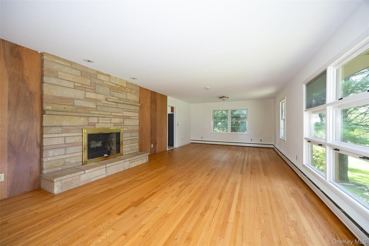 2108 New Hackensack Rd - Photo 3 of 24