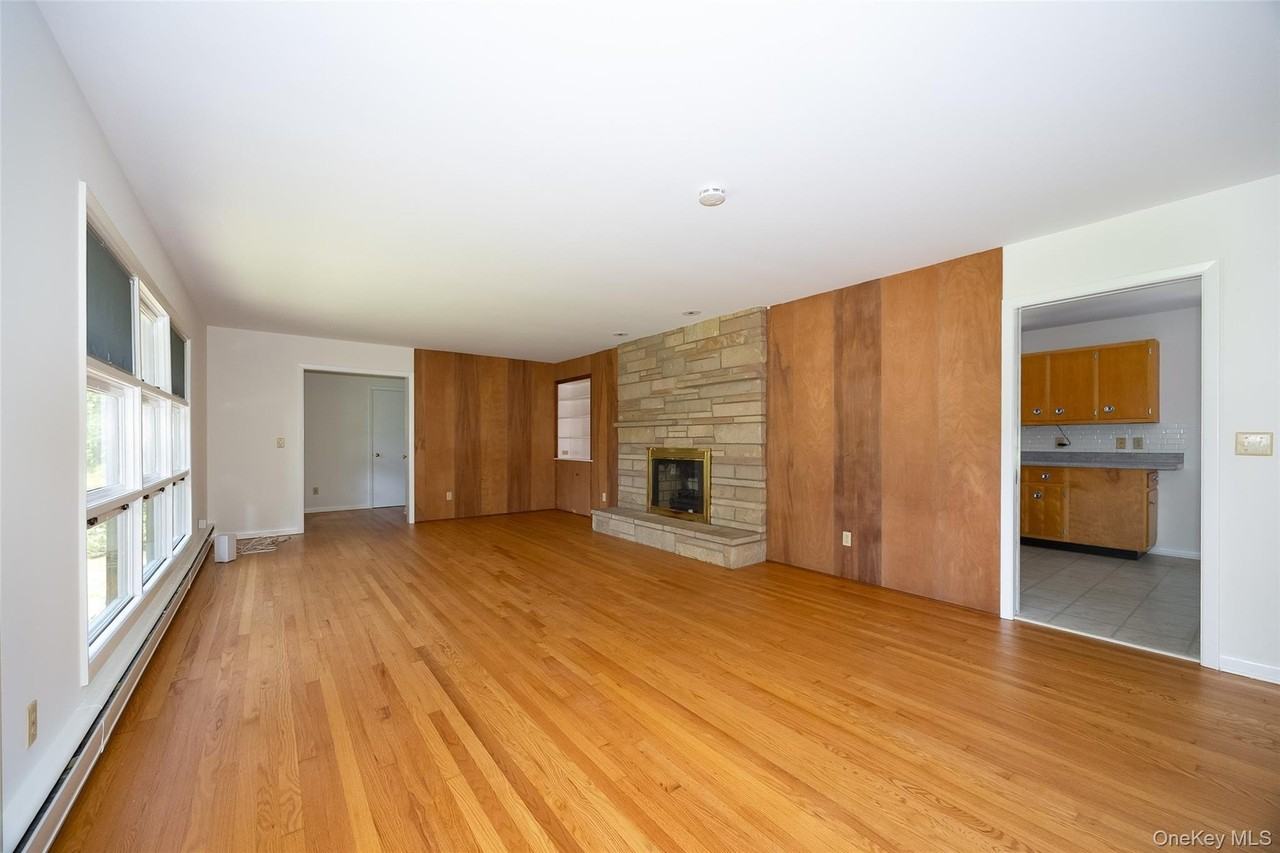 2108 New Hackensack Rd - Photo 4 of 24