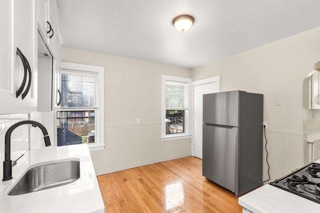 79 Nelson St #1 - Photo 5 of 27