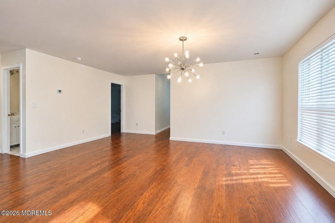10 Madison Ct - Photo 5 of 30