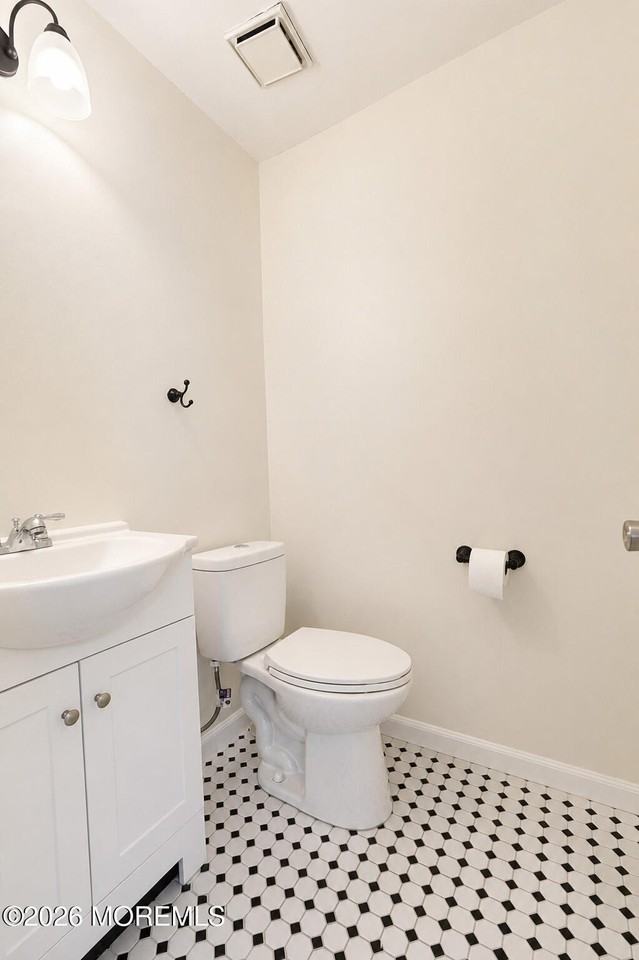 10 Madison Ct - Photo 7 of 30