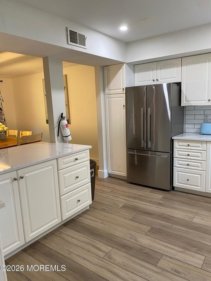 63 Apple Dr #63 - Photo 3 of 10