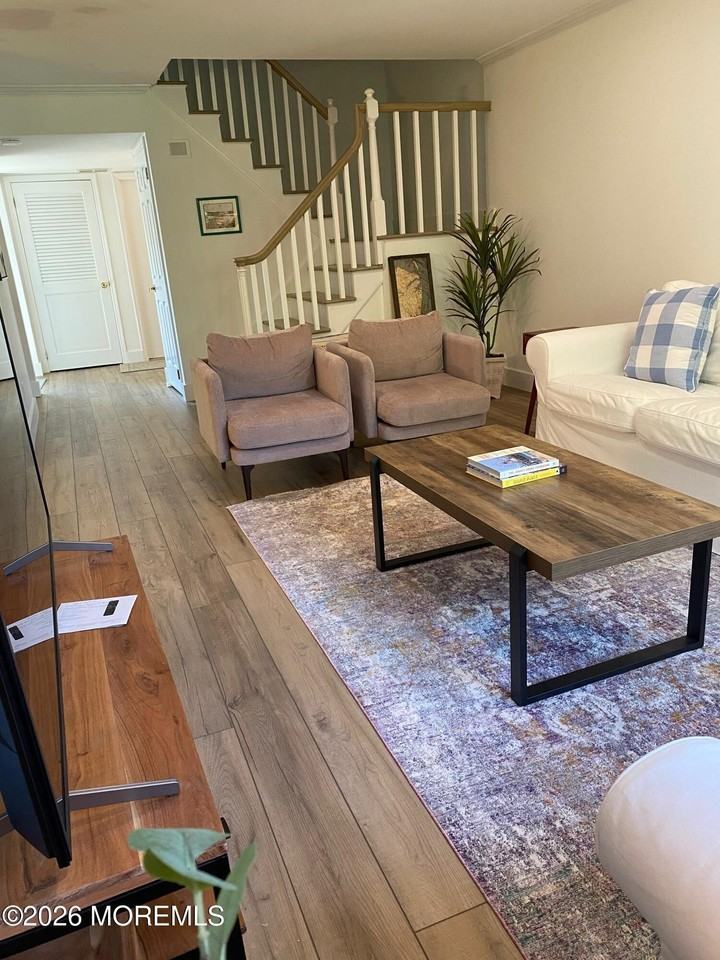 63 Apple Dr #63 - Photo 4 of 10