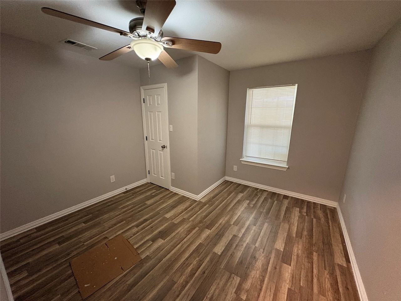549 Neomi Ave - Photo 7 of 13