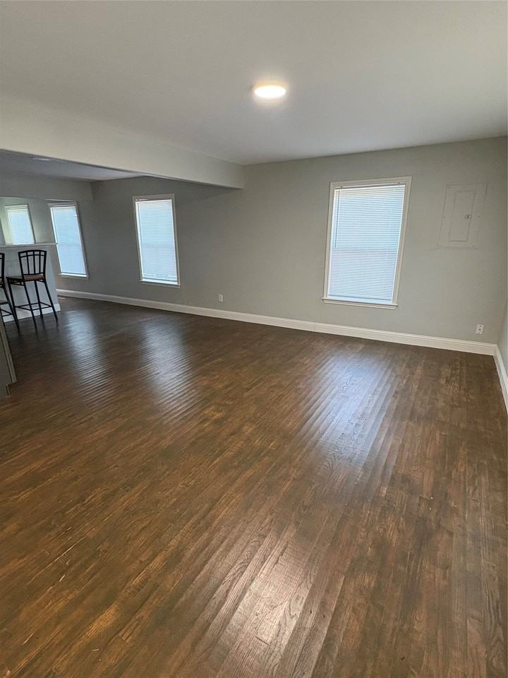 408 S 2nd Ave - Photo 3 of 22