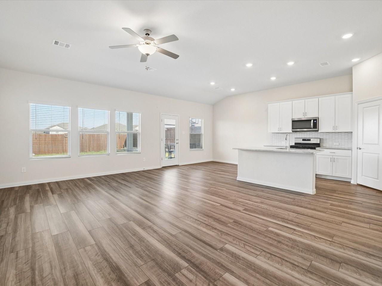 10529 Tuxinaw Trl - Photo 4 of 29