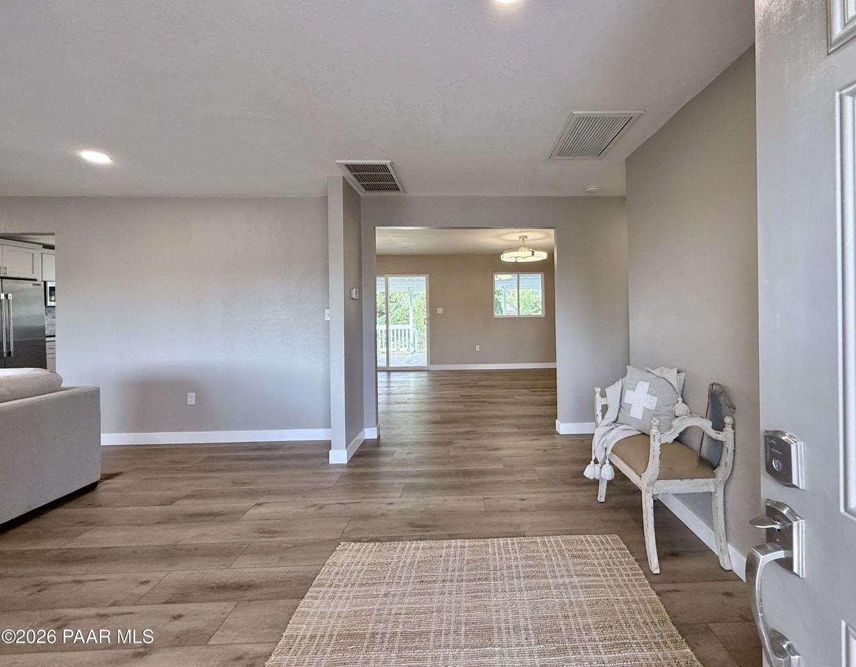 7216 E Grandview Dr - Photo 3 of 50
