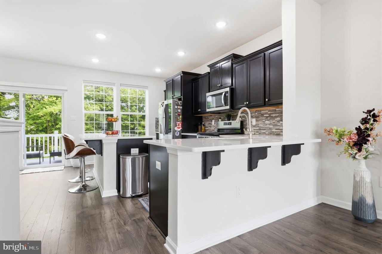 11 Autumn Park Blvd - Photo 4 of 49