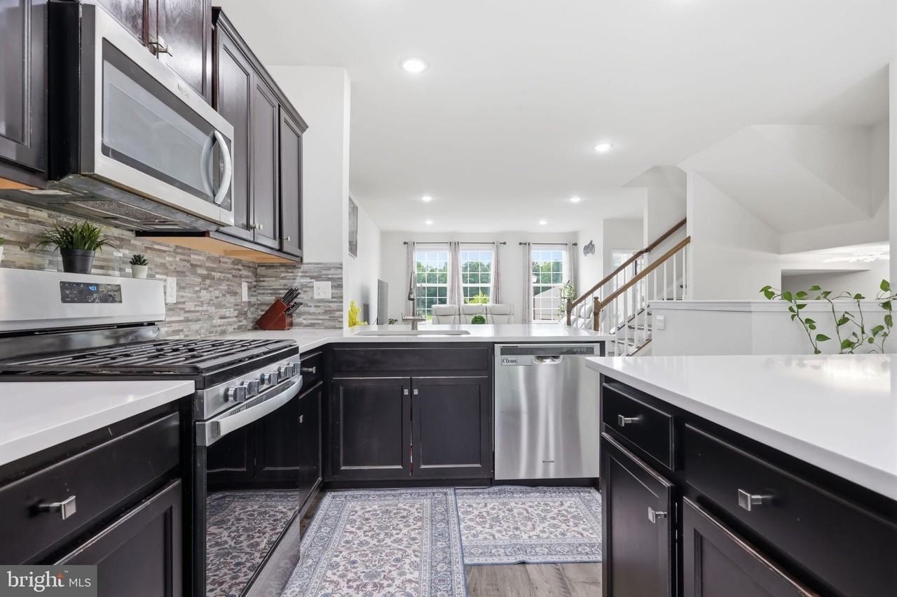 11 Autumn Park Blvd - Photo 5 of 49