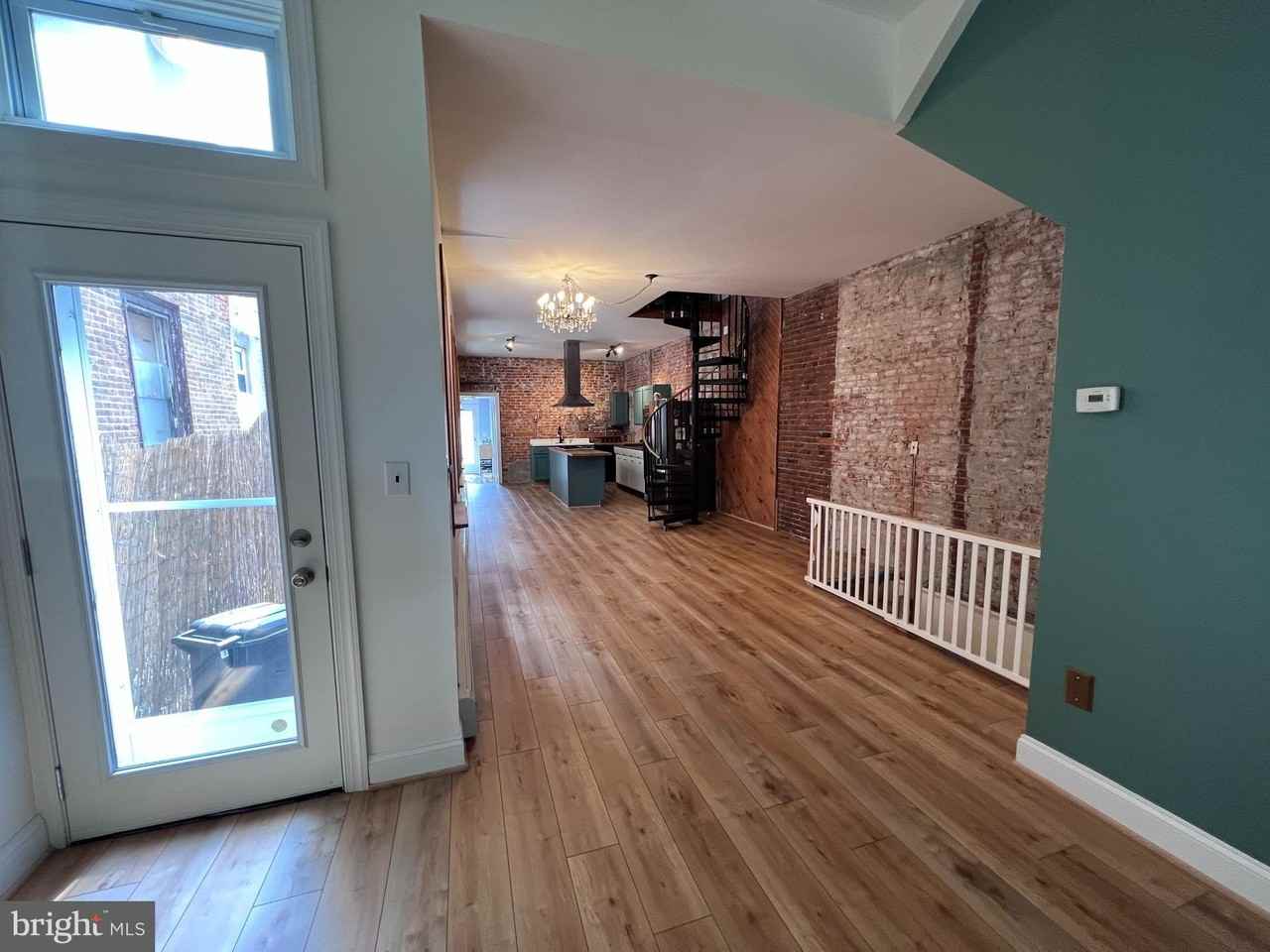 2109 N Howard St #1 - Photo 3 of 21