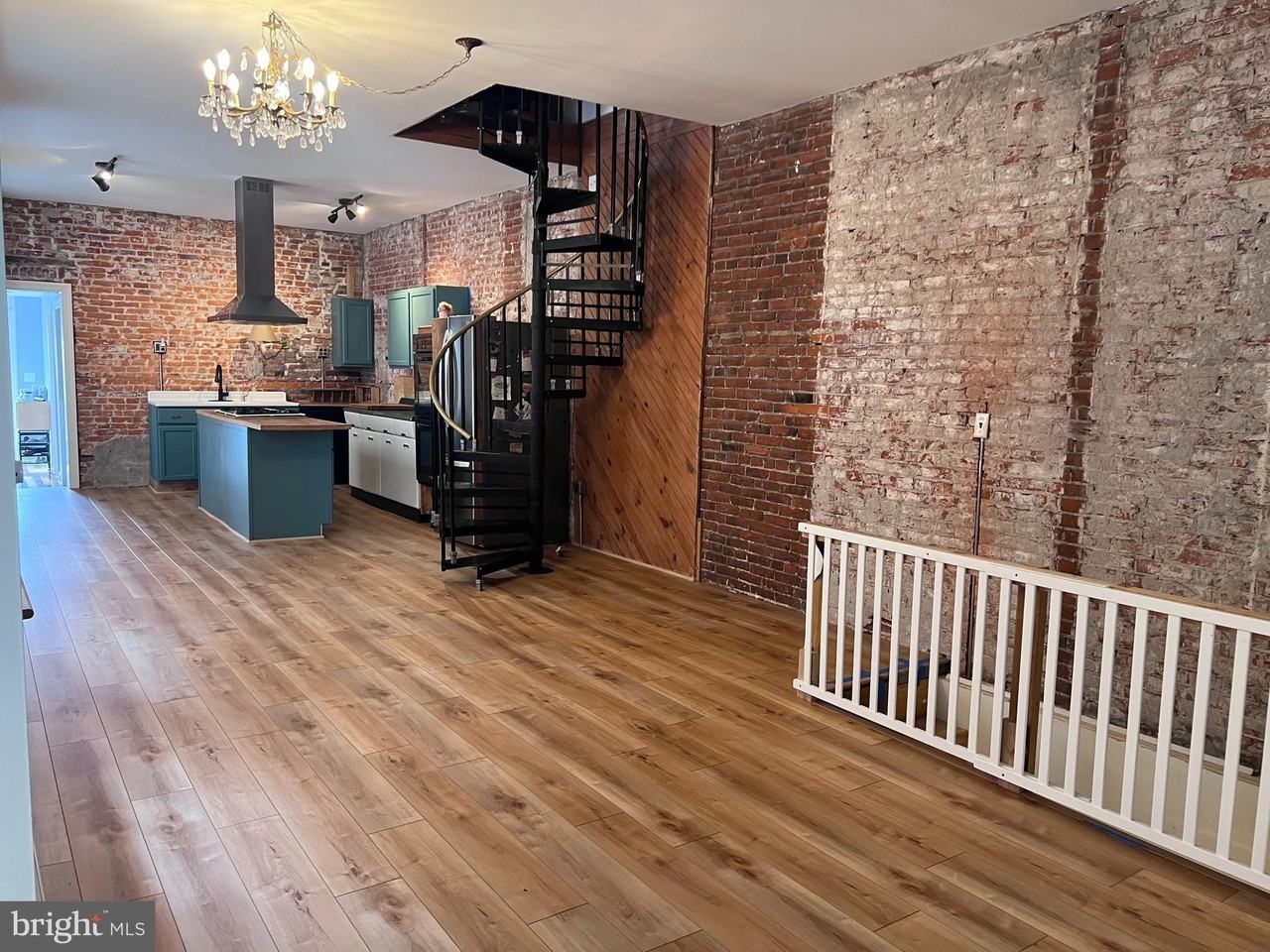 2109 N Howard St #1 - Photo 4 of 21