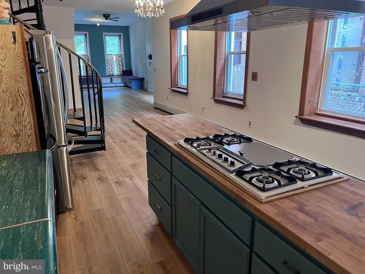 2109 N Howard St #1 - Photo 6 of 21