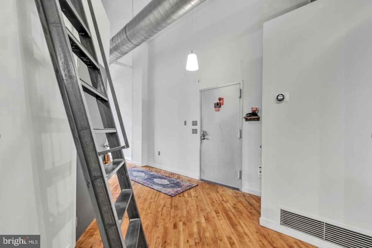 428 N 13th St #3B - Photo 3 of 25