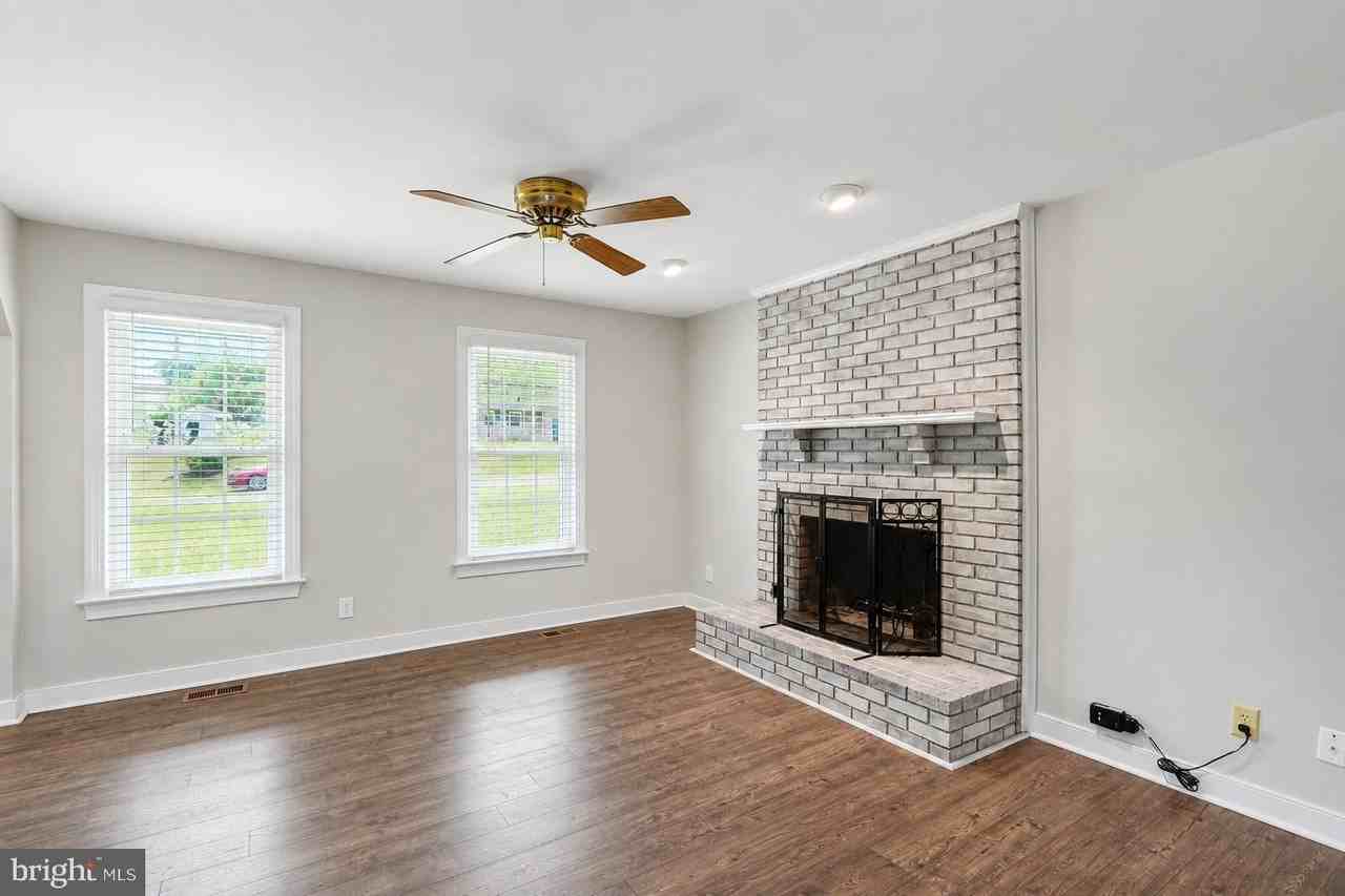 24 Bertram Blvd - Photo 4 of 37