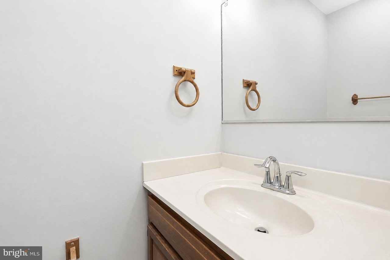 24 Bertram Blvd - Photo 7 of 37