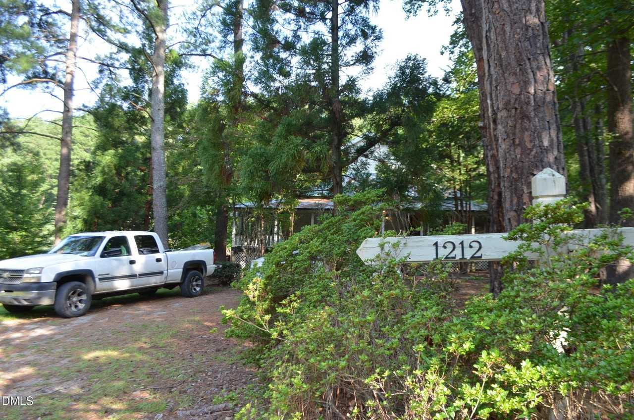 1212 Happy Hunting Hills Dr - Photo 2 of 50