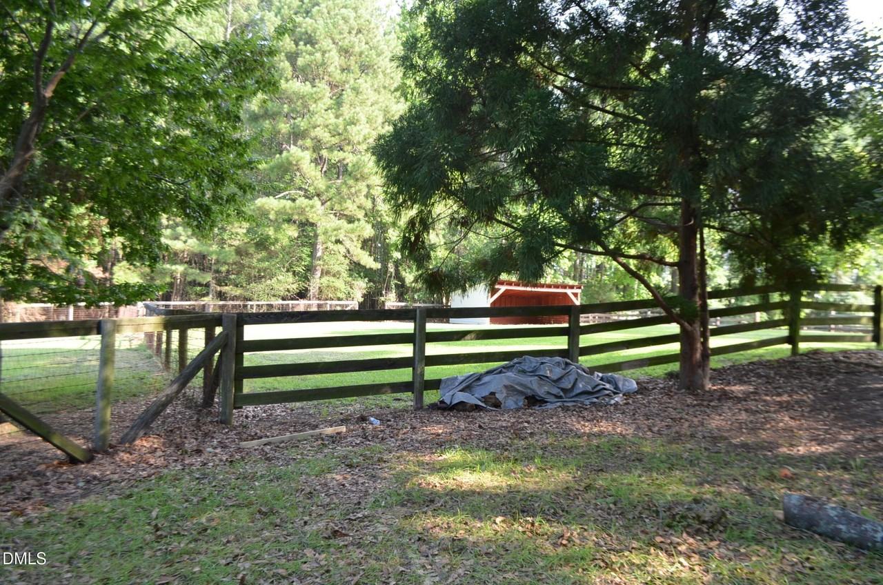 1212 Happy Hunting Hills Dr - Photo 5 of 50