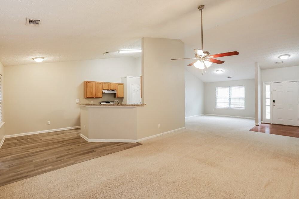 909 Shadow Lake Dr - Photo 4 of 16