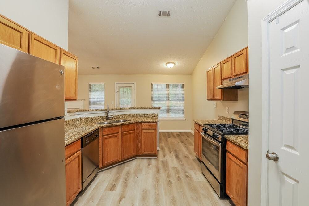 909 Shadow Lake Dr - Photo 6 of 16