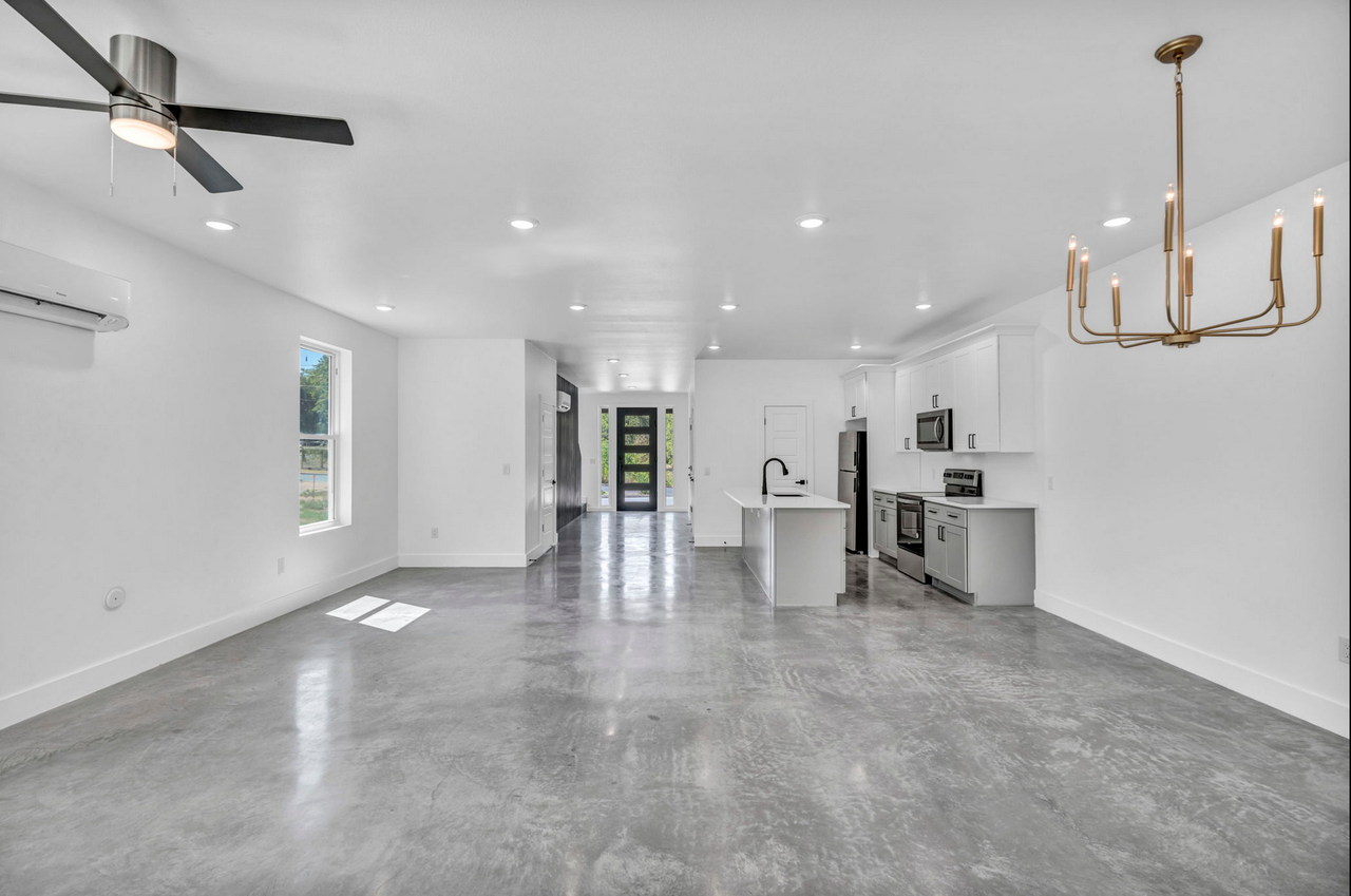 1008 E Marble St #B - Photo 4 of 24