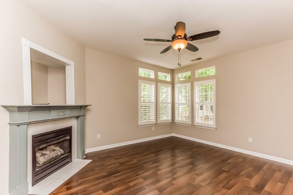 332 Pinehurst Way - Photo 4 of 15