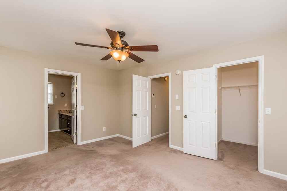 332 Pinehurst Way - Photo 7 of 15