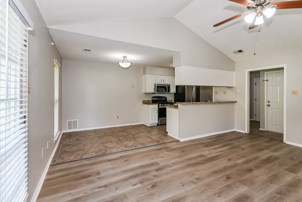 3655 Corsica Dr - Photo 3 of 16