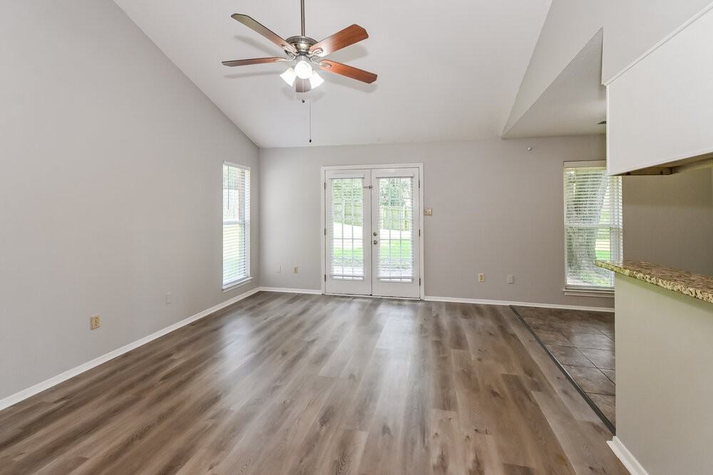 3655 Corsica Dr - Photo 4 of 16