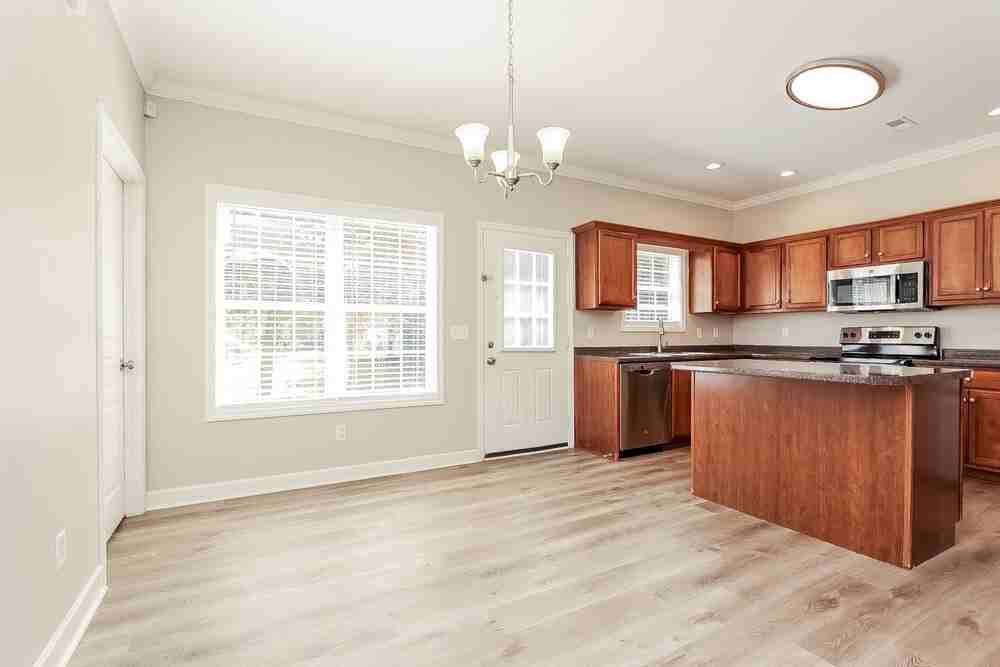 832 Hammersmith Dr - Photo 5 of 16