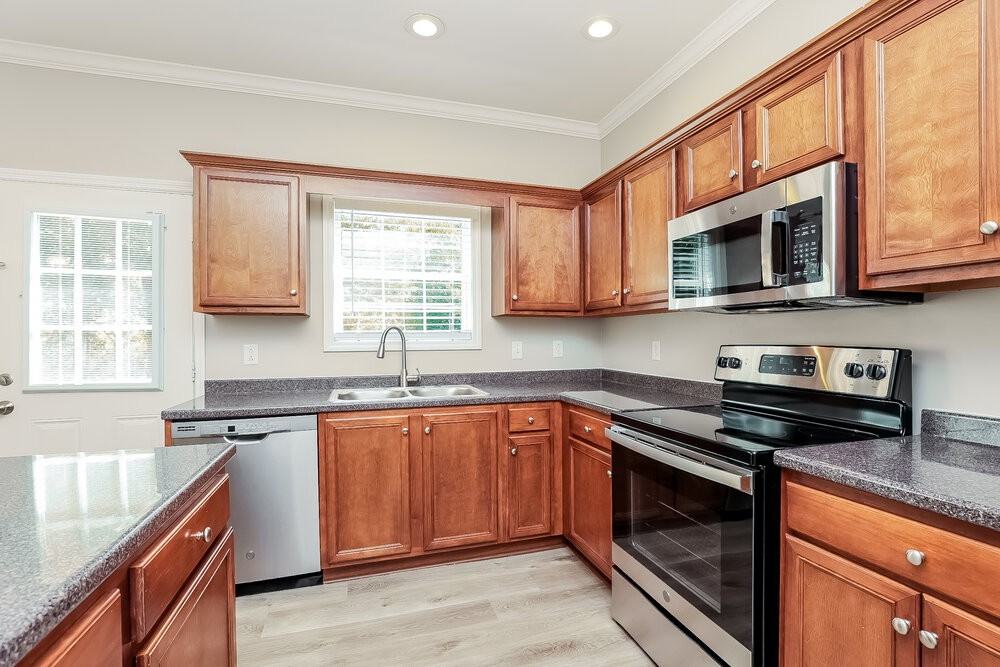 832 Hammersmith Dr - Photo 6 of 16