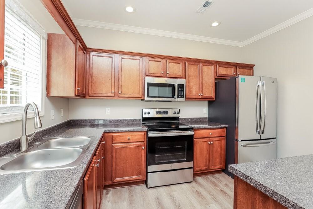 832 Hammersmith Dr - Photo 7 of 16