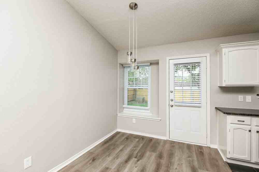 1032 W Hills Ter - Photo 7 of 16