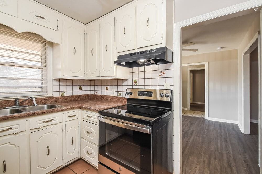 1642 Pine Cir - Photo 6 of 16