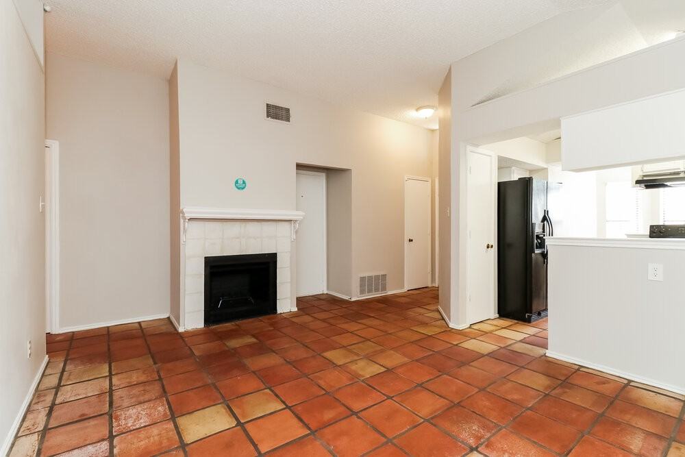 1424 Horncastle St - Photo 3 of 16