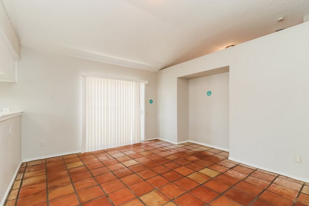 1424 Horncastle St - Photo 4 of 16