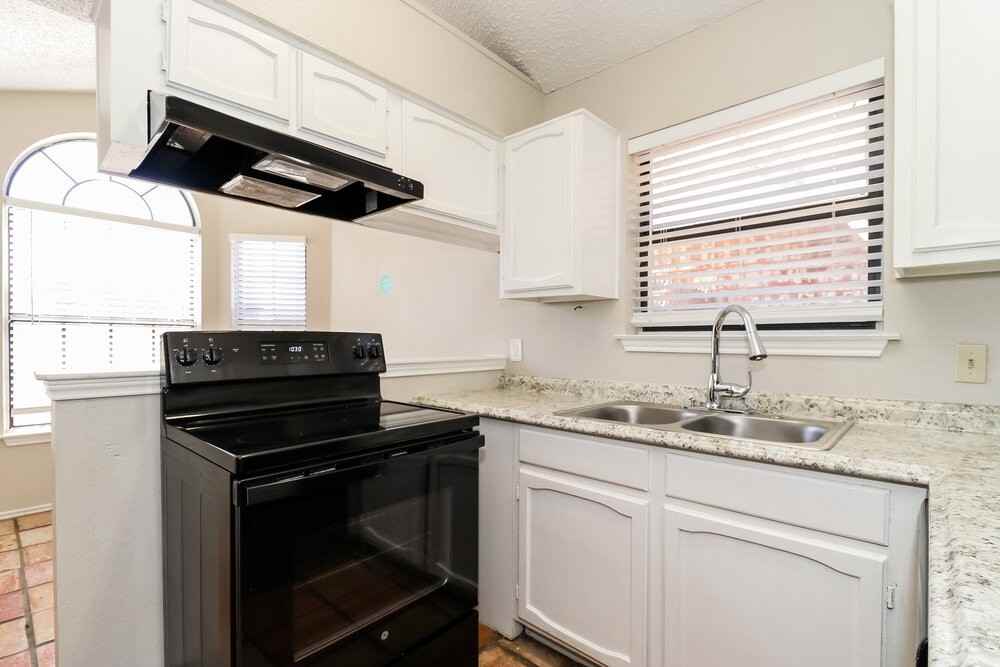 1424 Horncastle St - Photo 7 of 16