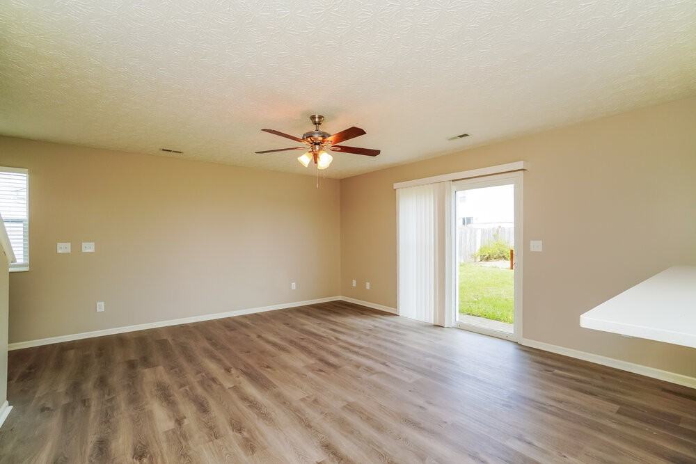 3158 Kings Realm Ave - Photo 6 of 17