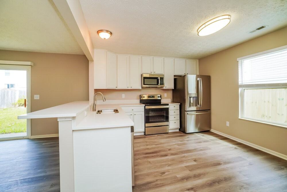 3158 Kings Realm Ave - Photo 7 of 17