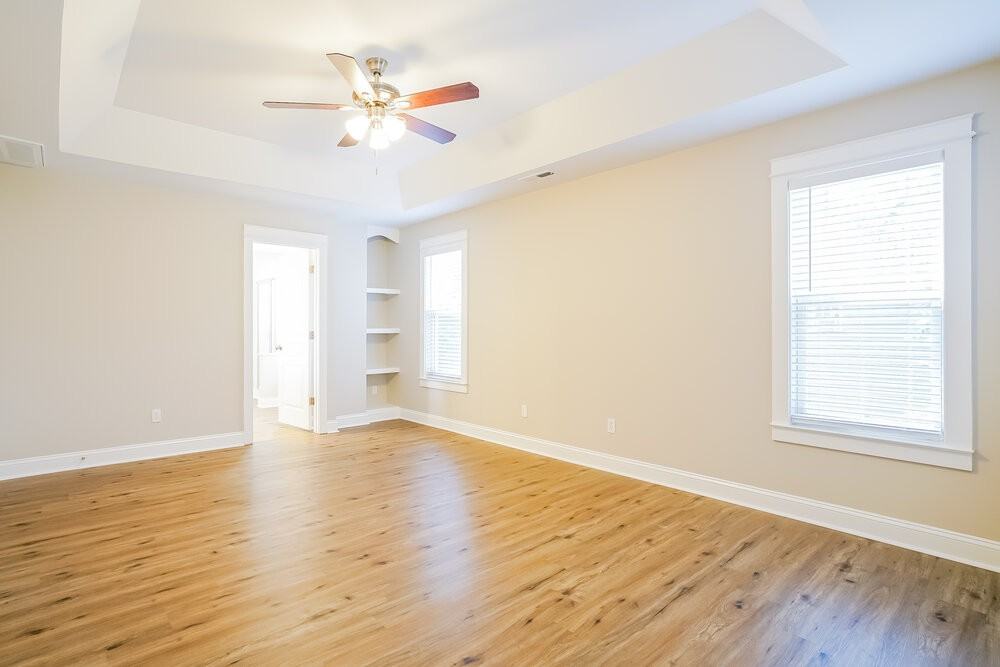 200 Collinsworth Dr - Photo 4 of 17