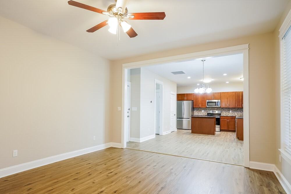 200 Collinsworth Dr - Photo 6 of 17