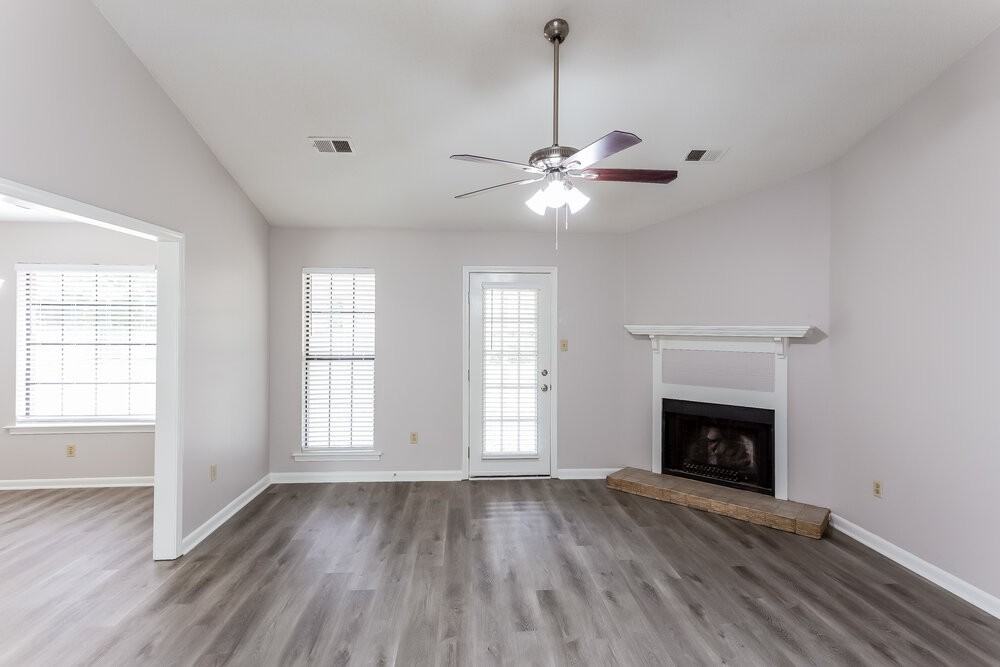 7327 Mallard Creek Dr - Photo 3 of 16