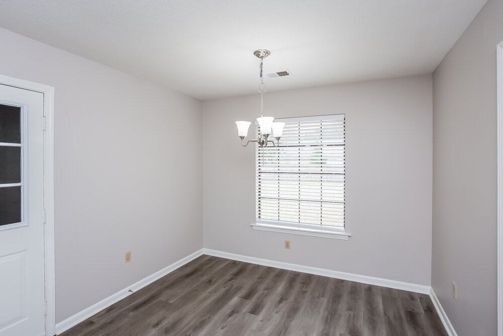 7327 Mallard Creek Dr - Photo 5 of 16