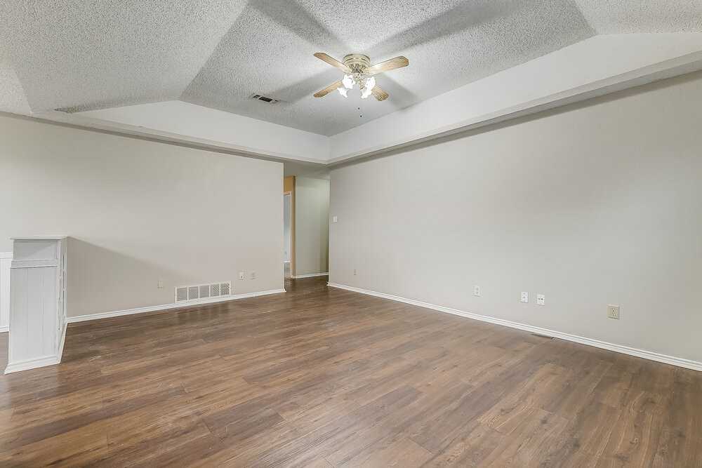 1228 Nelson Pl - Photo 4 of 16