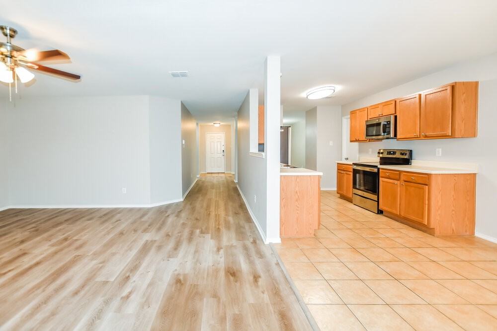 1056 Bumble Bee Dr - Photo 3 of 16