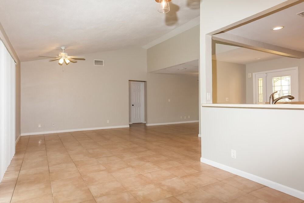 9506 Burlington Pl - Photo 4 of 25