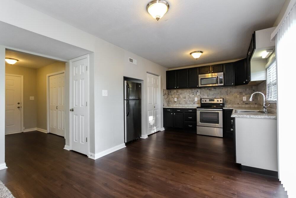 1802 Turning Leaf Dr - Photo 6 of 15