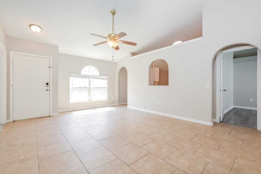 7741 Fort Sumter Dr - Photo 4 of 16