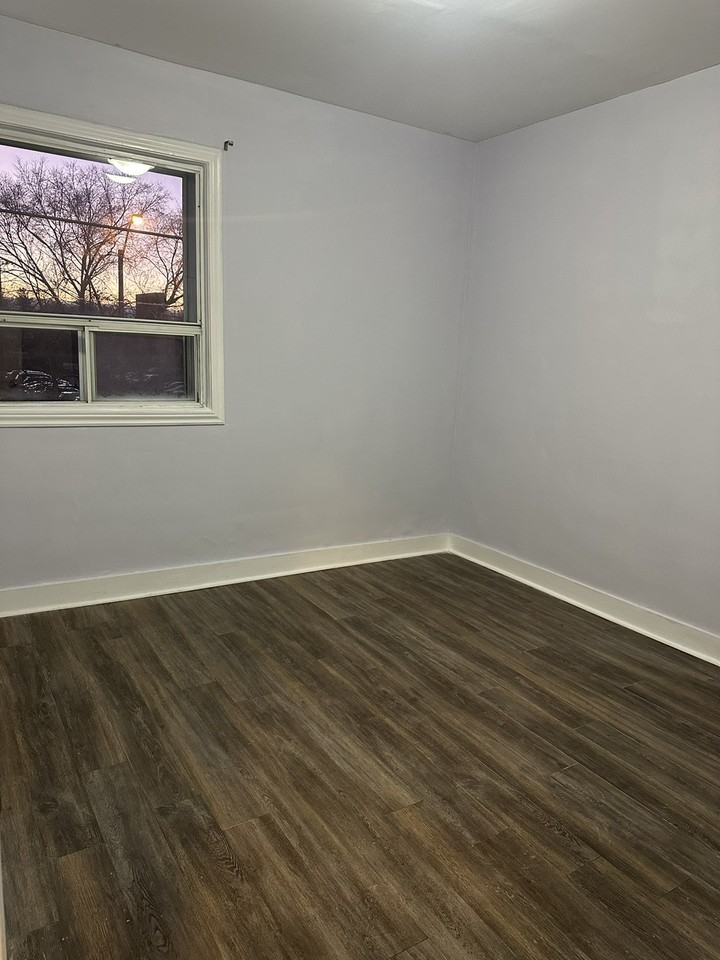 1431 Woodbine Ave - Photo 5 of 6