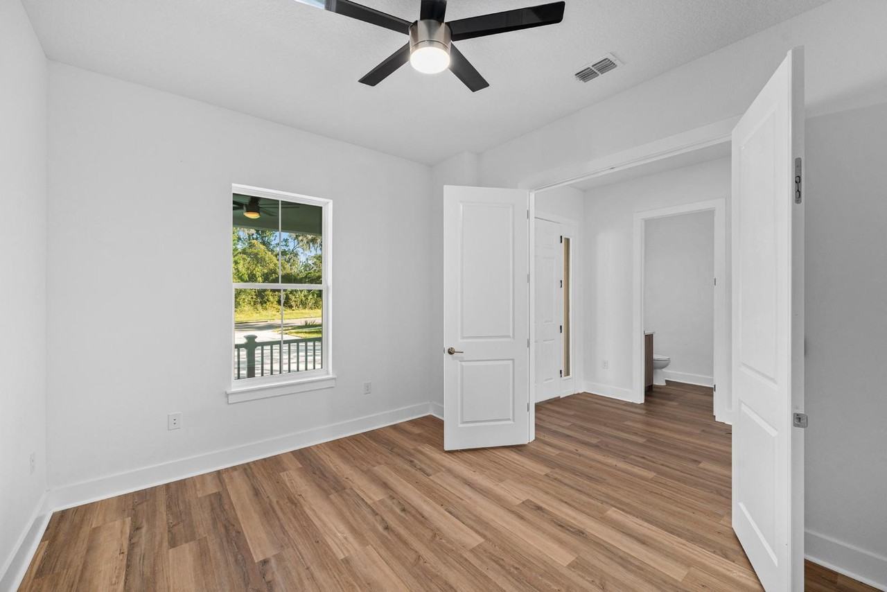 6622 Summit View Drive - Photo 5 of 21